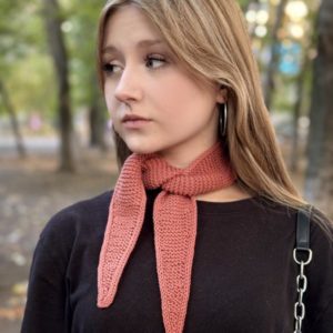 Маленький в’язаний шарф на шию — «шарф софі» ✨ трендовий аксесуар сезону